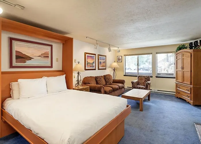 Silverglo Condominiums 104, Budget-Friendly Studio Close To Downtown, Full Kitchen, New Bathroom
